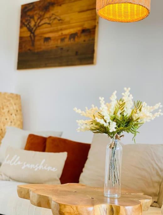 The Barefoot Bungalow In Picturesque Престатін Екстер'єр фото